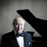 Menahem Pressler 2013 (© Julien Mignot 3)_1300x1300