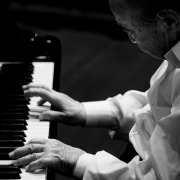 Menahem Pressler 2014 (© Julien Mignot 3)_1300x1300